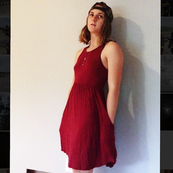 Flowy Burgundy T-shirt Material Dress - Picture 1 of 3